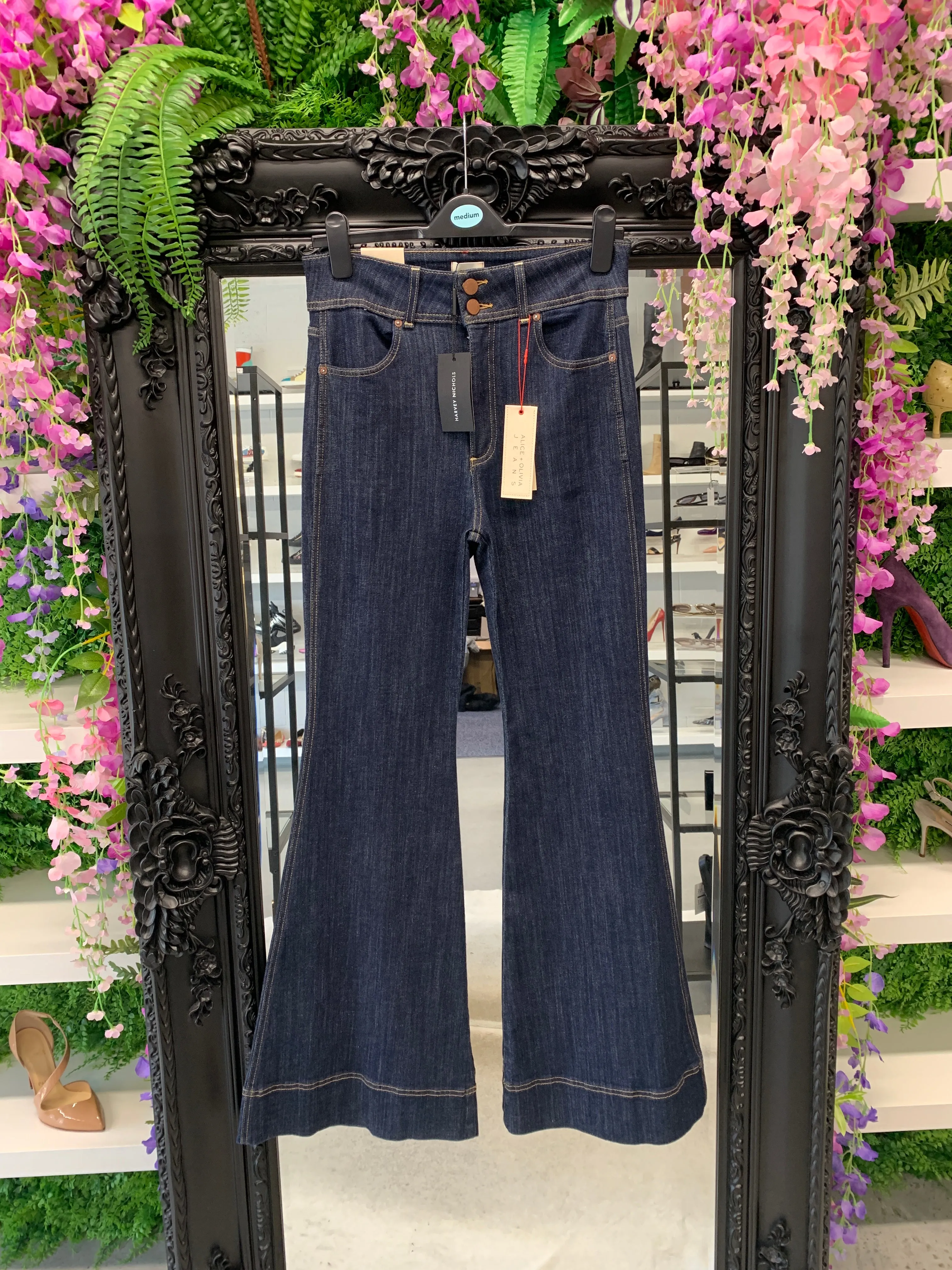 Brand New Tags Alice & Olivia Beautiful Flare Jeans 31