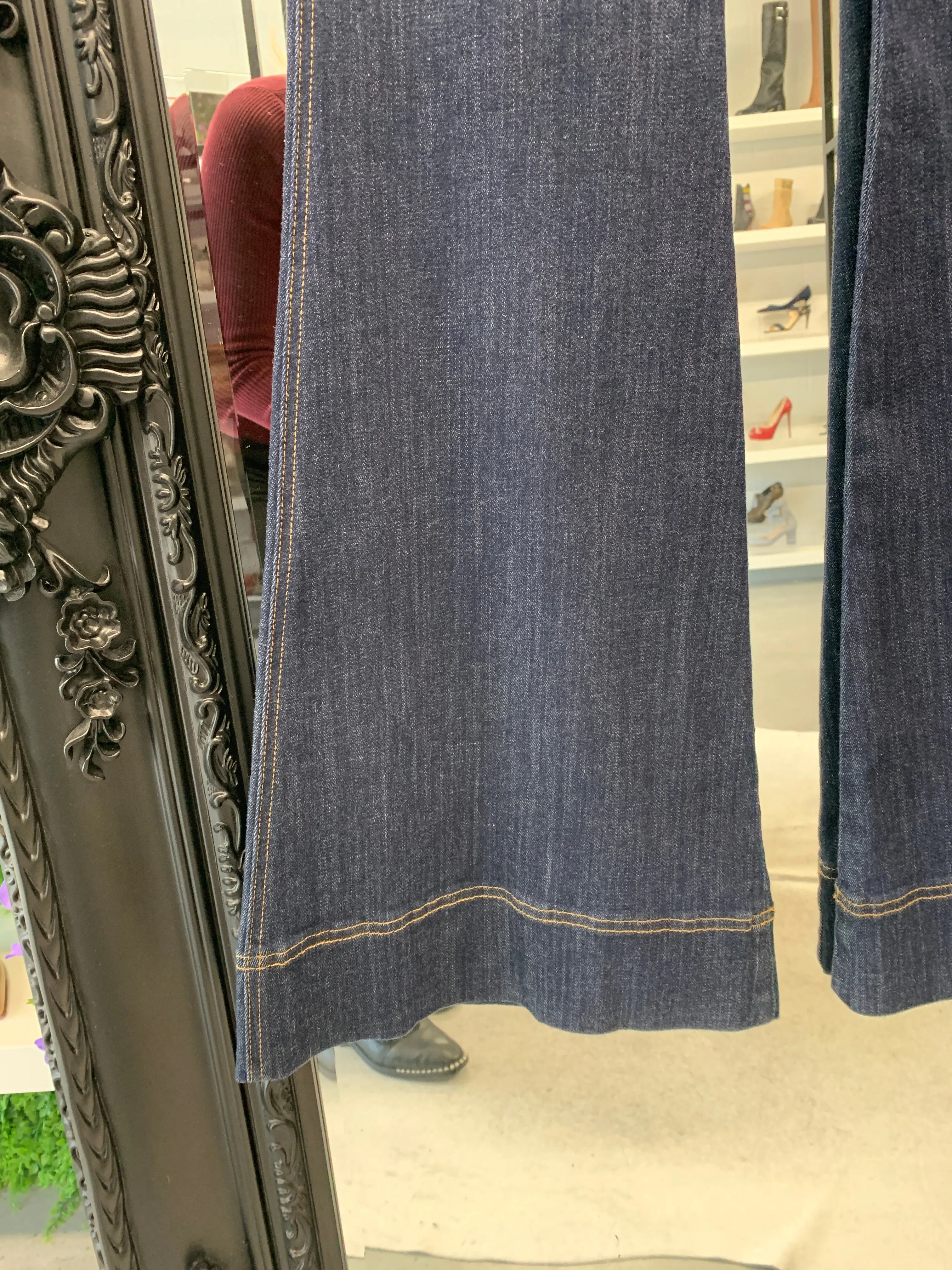 Brand New Tags Alice & Olivia Beautiful Flare Jeans 31